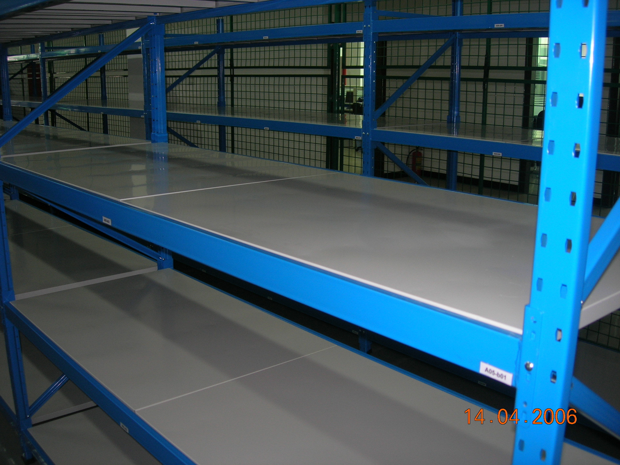 Light Duty Longspan Shelving 4 Layers Steel Metal Storage Rack Shelf For Warehouse