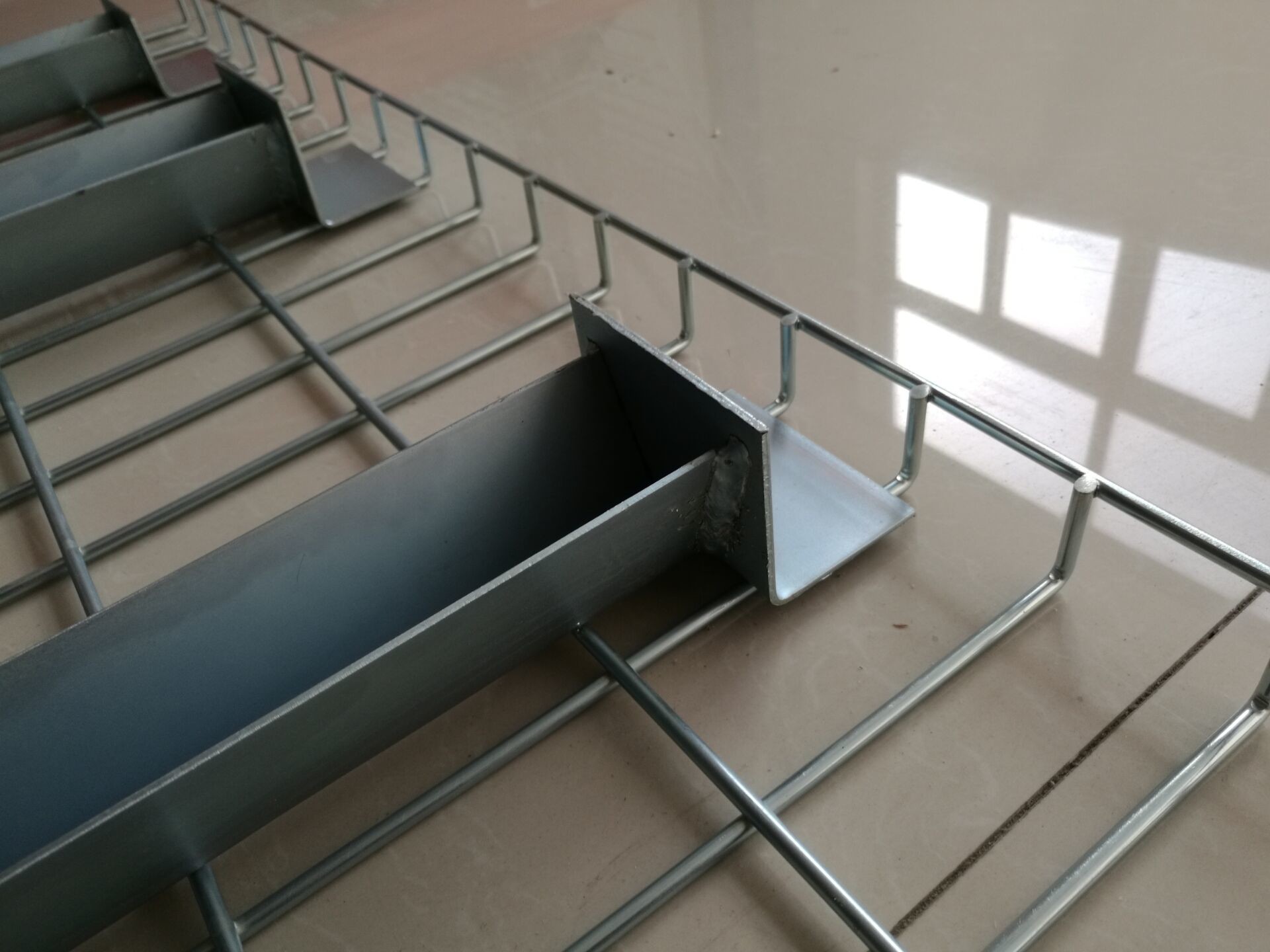 Heavy Duty Wire Mesh Tray Practical Heavy Duty Pallet Rack Wire Mesh Decking For Shelving